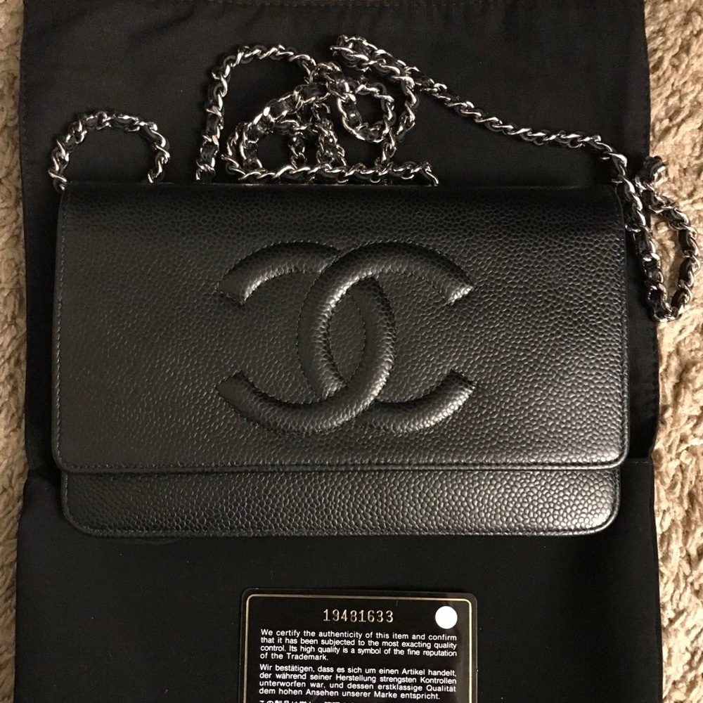 Chanel Timeless Q Wallet on Chain - Picture 1 of 8